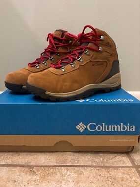 Columbia Newton Ridge Plus Waterproof Amped Wide Hiking Boots - Women’s 10W